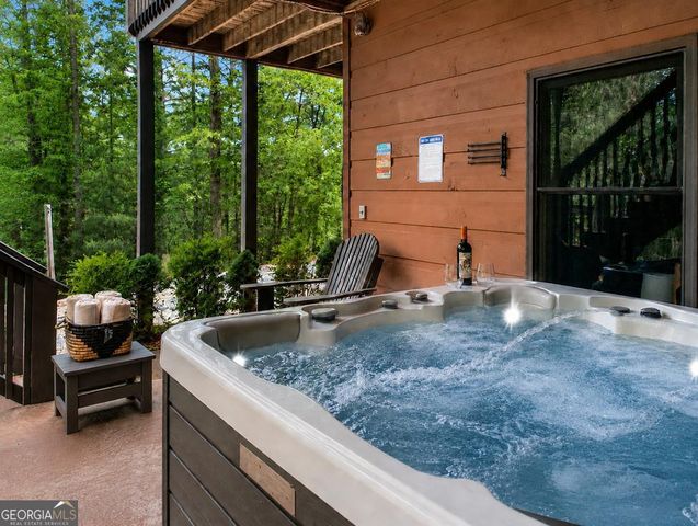 50 Kings Court, Ellijay, GA 30540