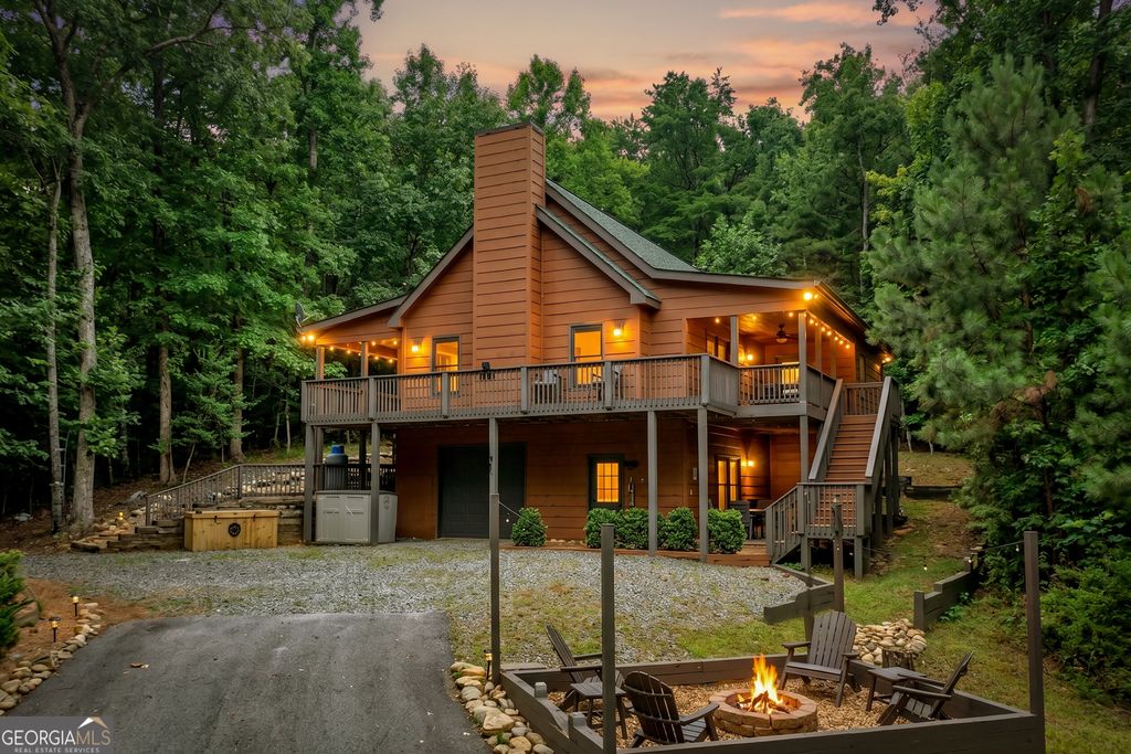 50 Kings Court, Ellijay, GA 30540