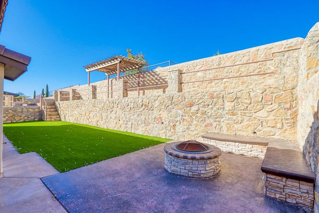 12177 CHAPEL HILL Road, Horizon City, TX 79928