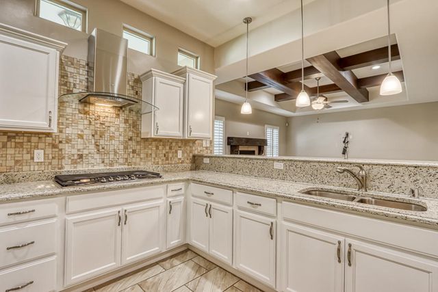 12177 CHAPEL HILL Road, Horizon City, TX 79928