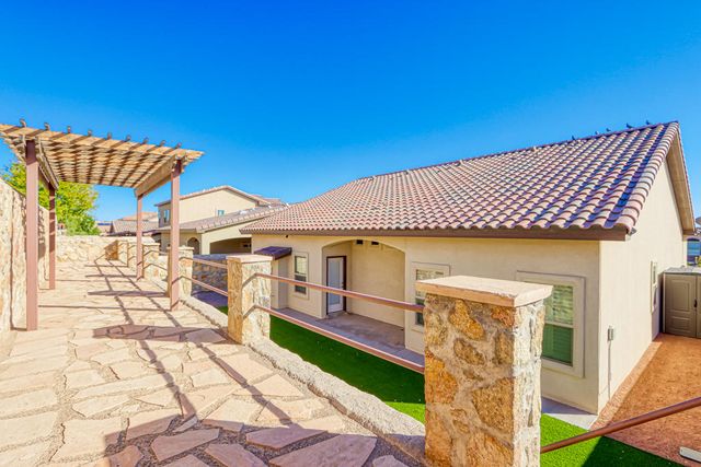 12177 CHAPEL HILL Road, Horizon City, TX 79928