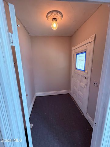 41 110th Street, Troy, NY 12182