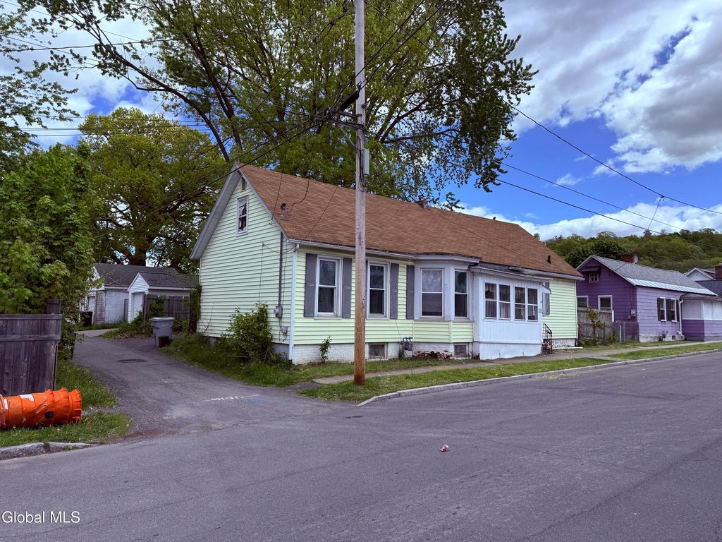 41 110th Street, Troy, NY 12182