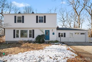 4732 Foxcroft Avenue Nw, Alpine Twp, MI 49321