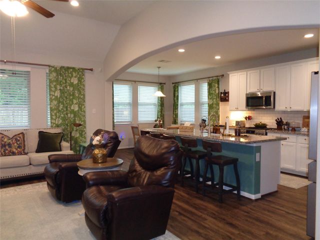 1734 Yaupon Trail Court, Alvin, TX 77511