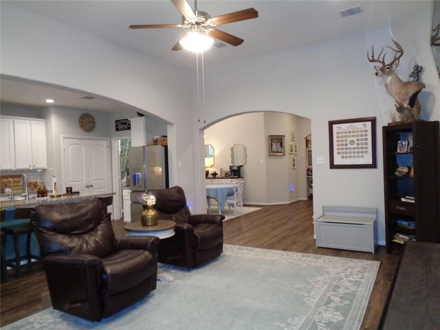 1734 Yaupon Trail Court, Alvin, TX 77511