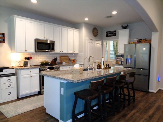 1734 Yaupon Trail Court, Alvin, TX 77511