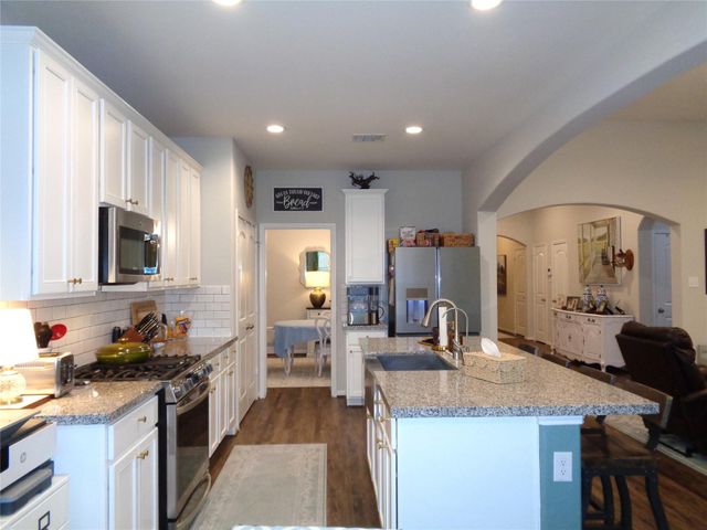 1734 Yaupon Trail Court, Alvin, TX 77511