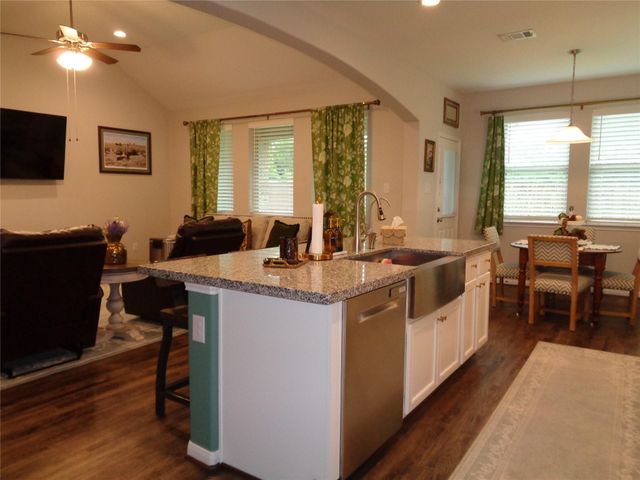 1734 Yaupon Trail Court, Alvin, TX 77511