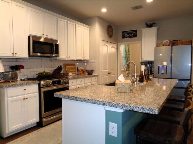 1734 Yaupon Trail Court, Alvin, TX 77511