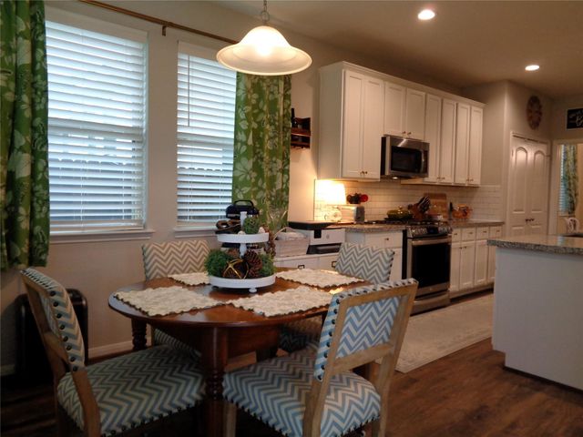 1734 Yaupon Trail Court, Alvin, TX 77511