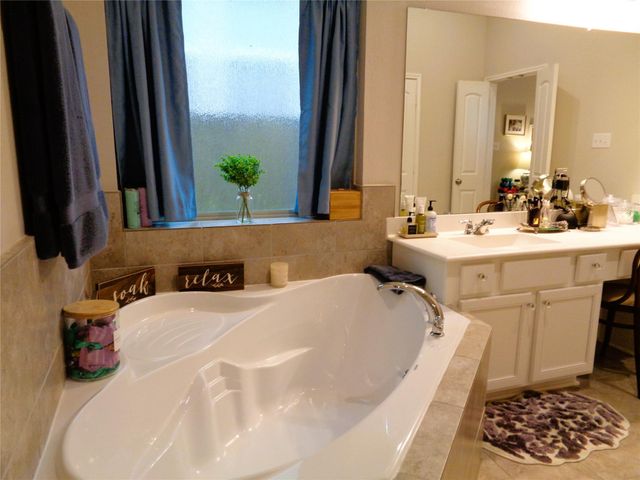 1734 Yaupon Trail Court, Alvin, TX 77511
