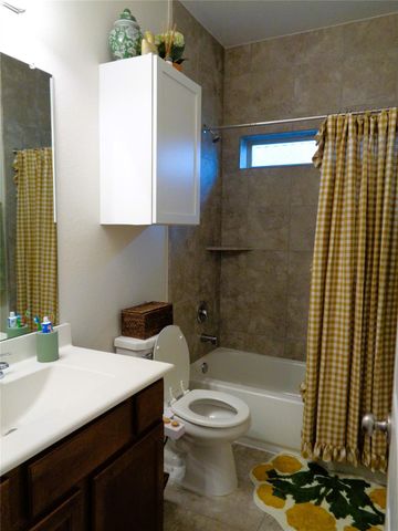 1734 Yaupon Trail Court, Alvin, TX 77511