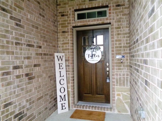 1734 Yaupon Trail Court, Alvin, TX 77511