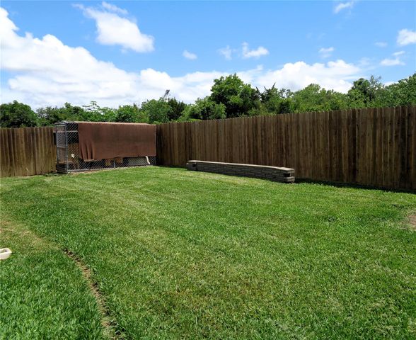 1734 Yaupon Trail Court, Alvin, TX 77511