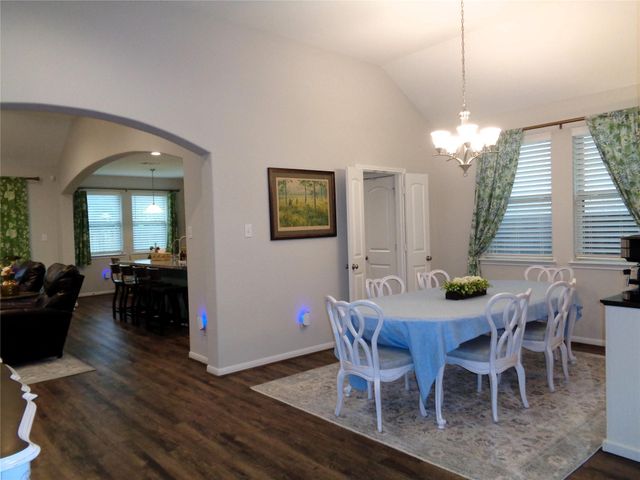 1734 Yaupon Trail Court, Alvin, TX 77511