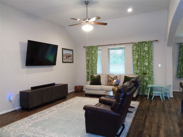 1734 Yaupon Trail Court, Alvin, TX 77511