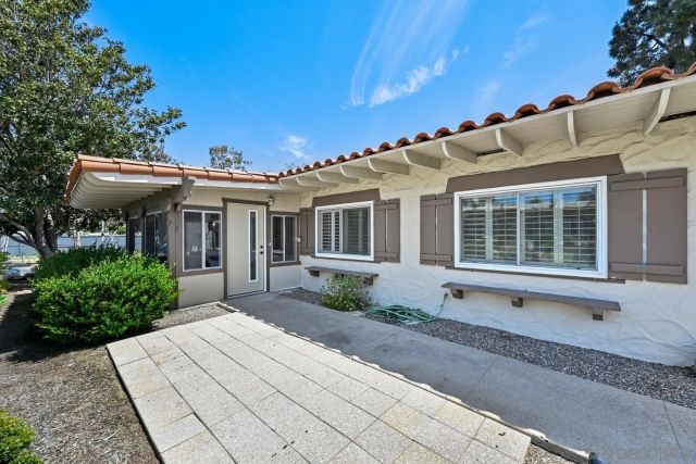 12382 Santiago Rd E, San Diego, CA 92128