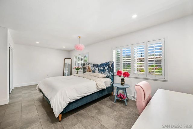 12382 Santiago Rd E, San Diego, CA 92128