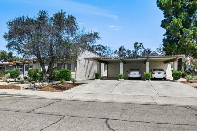 12382 Santiago Rd E, San Diego, CA 92128