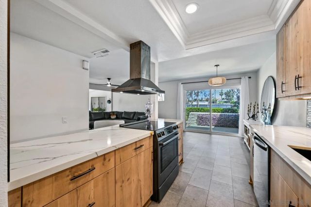 12382 Santiago Rd E, San Diego, CA 92128