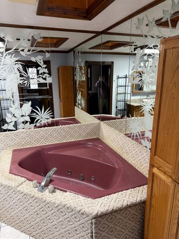 2454 Oakwood Drive, Hillsdale, MI 49242