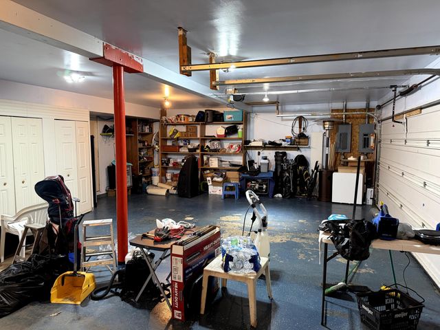 2454 Oakwood Drive, Hillsdale, MI 49242