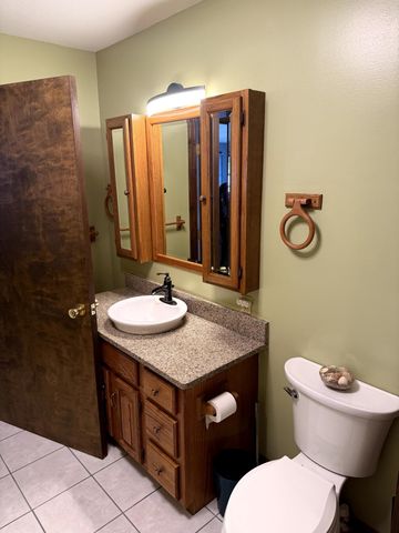 2454 Oakwood Drive, Hillsdale, MI 49242