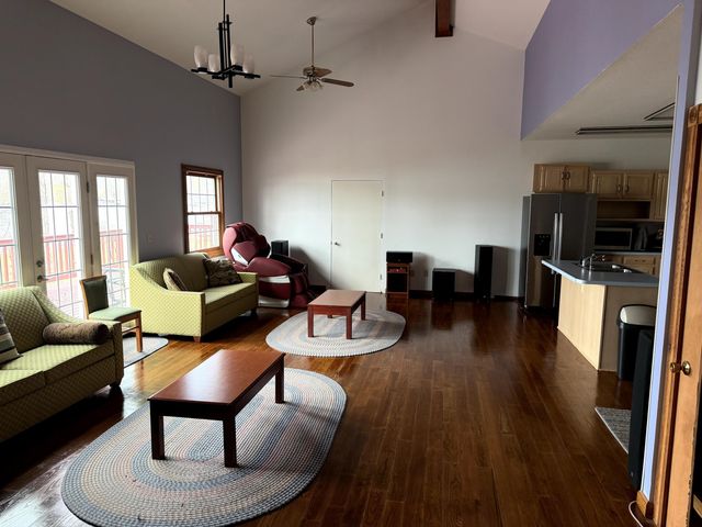 2454 Oakwood Drive, Hillsdale, MI 49242