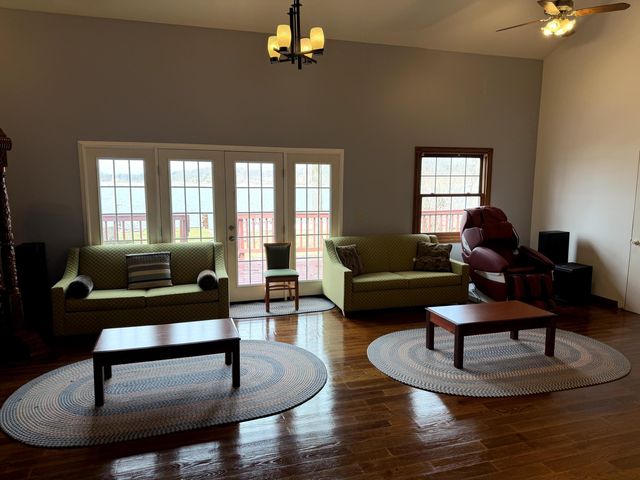 2454 Oakwood Drive, Hillsdale, MI 49242