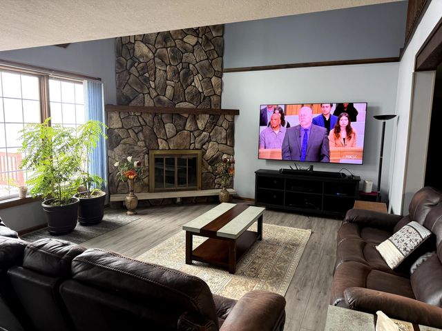 2454 Oakwood Drive, Hillsdale, MI 49242