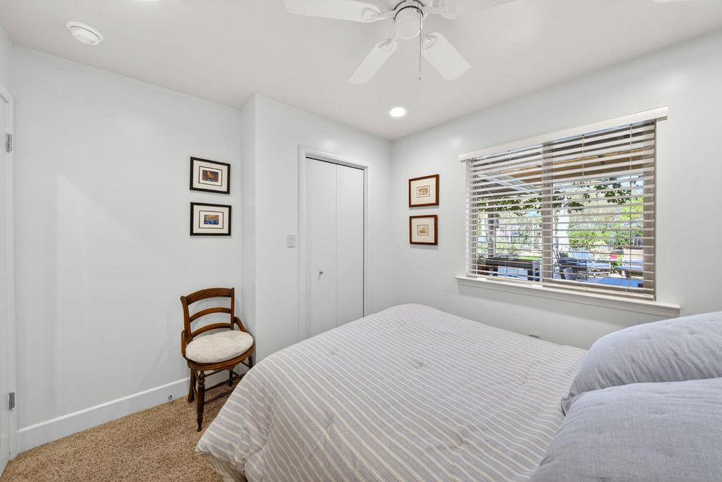 Image 27 of property listing at 4872 N Arcade Avenue, Fresno, CA 93704