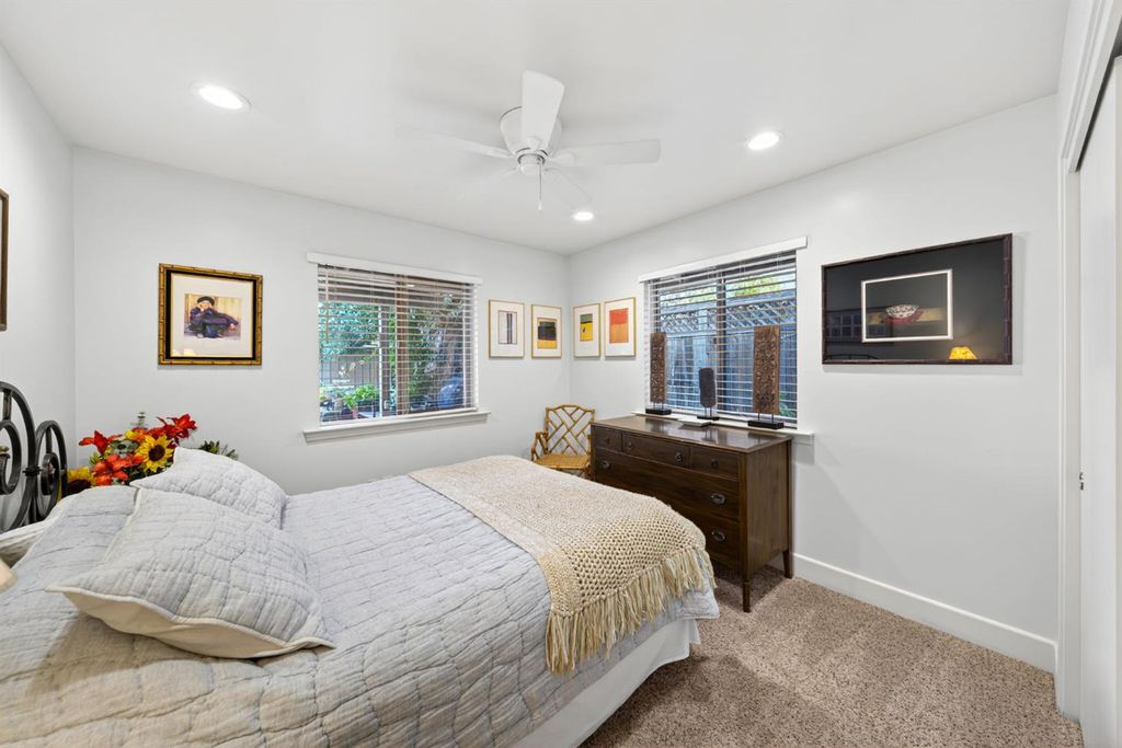 Image 29 of property listing at 4872 N Arcade Avenue, Fresno, CA 93704