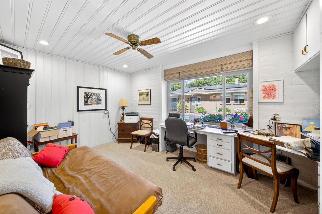 Image 31 of property listing at 4872 N Arcade Avenue, Fresno, CA 93704