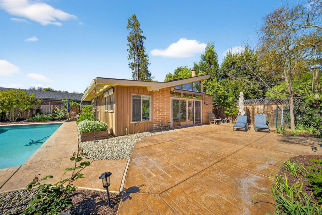 Image 48 of property listing at 4872 N Arcade Avenue, Fresno, CA 93704