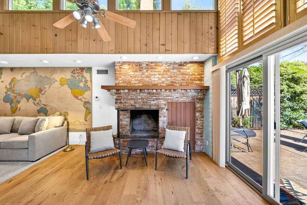 Image 57 of property listing at 4872 N Arcade Avenue, Fresno, CA 93704
