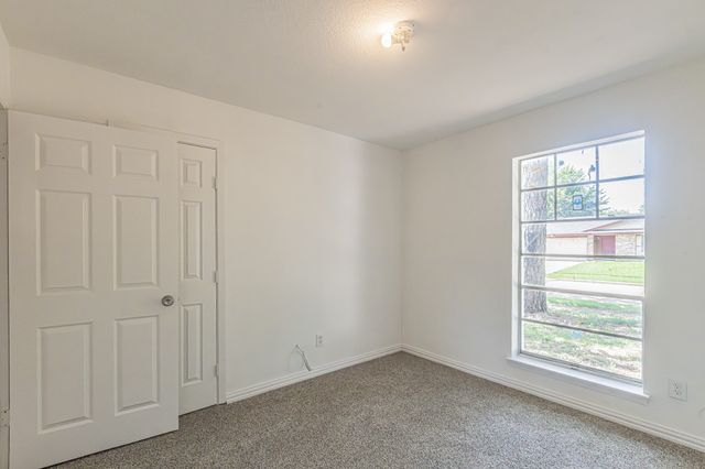 10024 Mill Valley Lane, Dallas, TX 75217