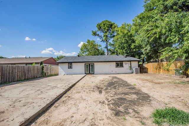 10024 Mill Valley Lane, Dallas, TX 75217