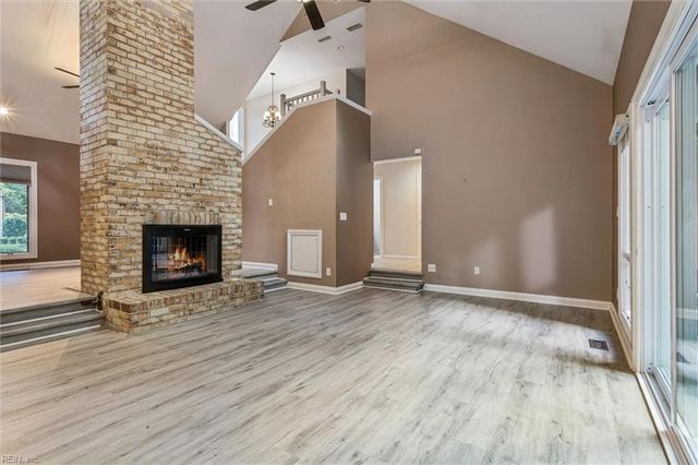 812 Coverdale LN, Virginia Beach, VA 23452