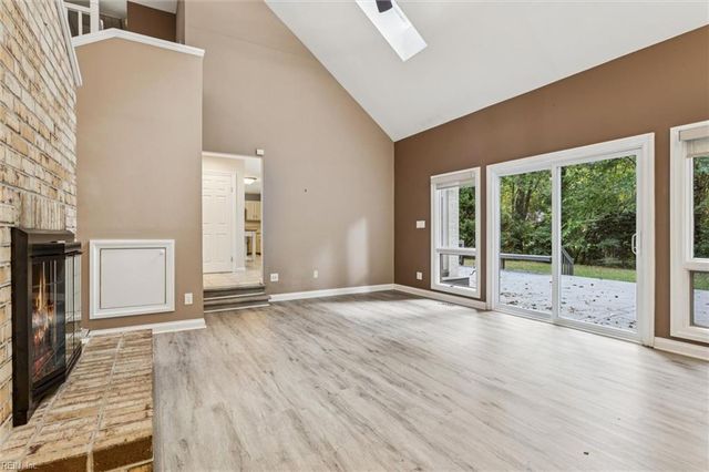 812 Coverdale LN, Virginia Beach, VA 23452