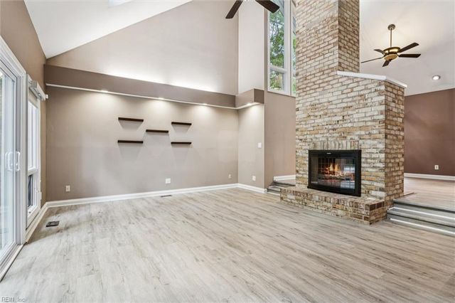 812 Coverdale LN, Virginia Beach, VA 23452