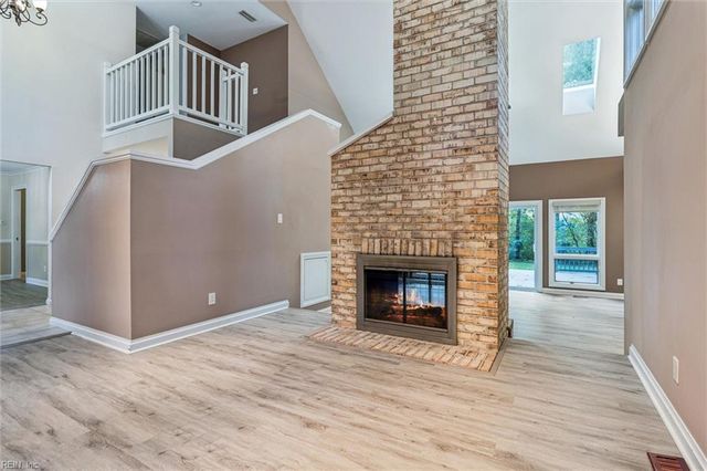 812 Coverdale LN, Virginia Beach, VA 23452