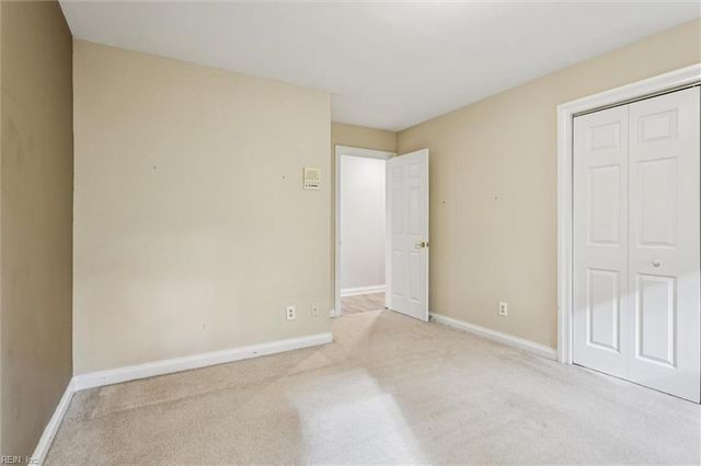 812 Coverdale LN, Virginia Beach, VA 23452