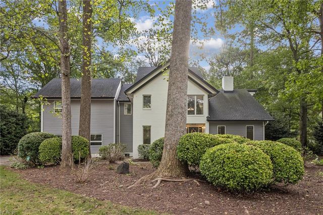 812 Coverdale LN, Virginia Beach, VA 23452