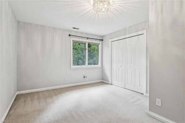 812 Coverdale LN, Virginia Beach, VA 23452