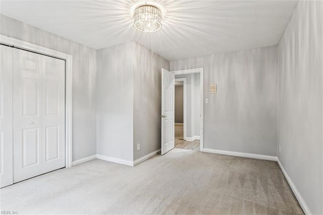 812 Coverdale LN, Virginia Beach, VA 23452