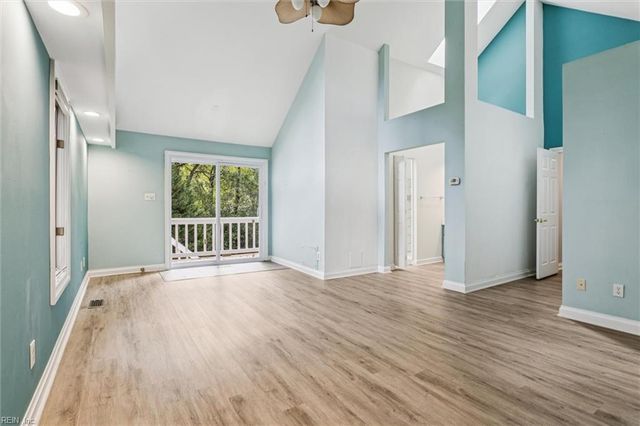 812 Coverdale LN, Virginia Beach, VA 23452