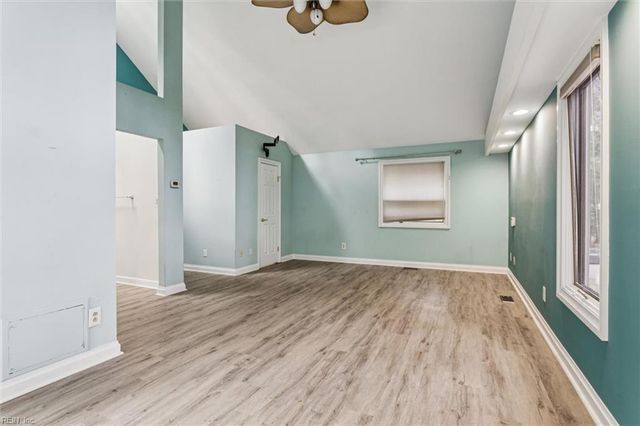 812 Coverdale LN, Virginia Beach, VA 23452