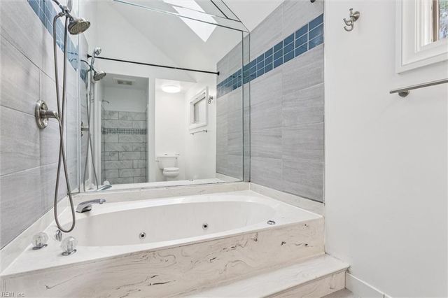 812 Coverdale LN, Virginia Beach, VA 23452