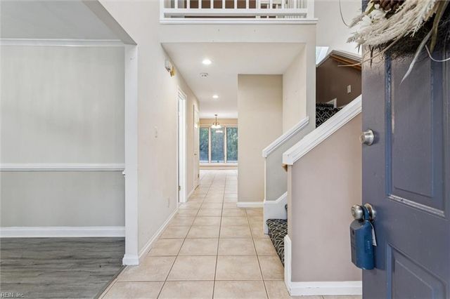 812 Coverdale LN, Virginia Beach, VA 23452